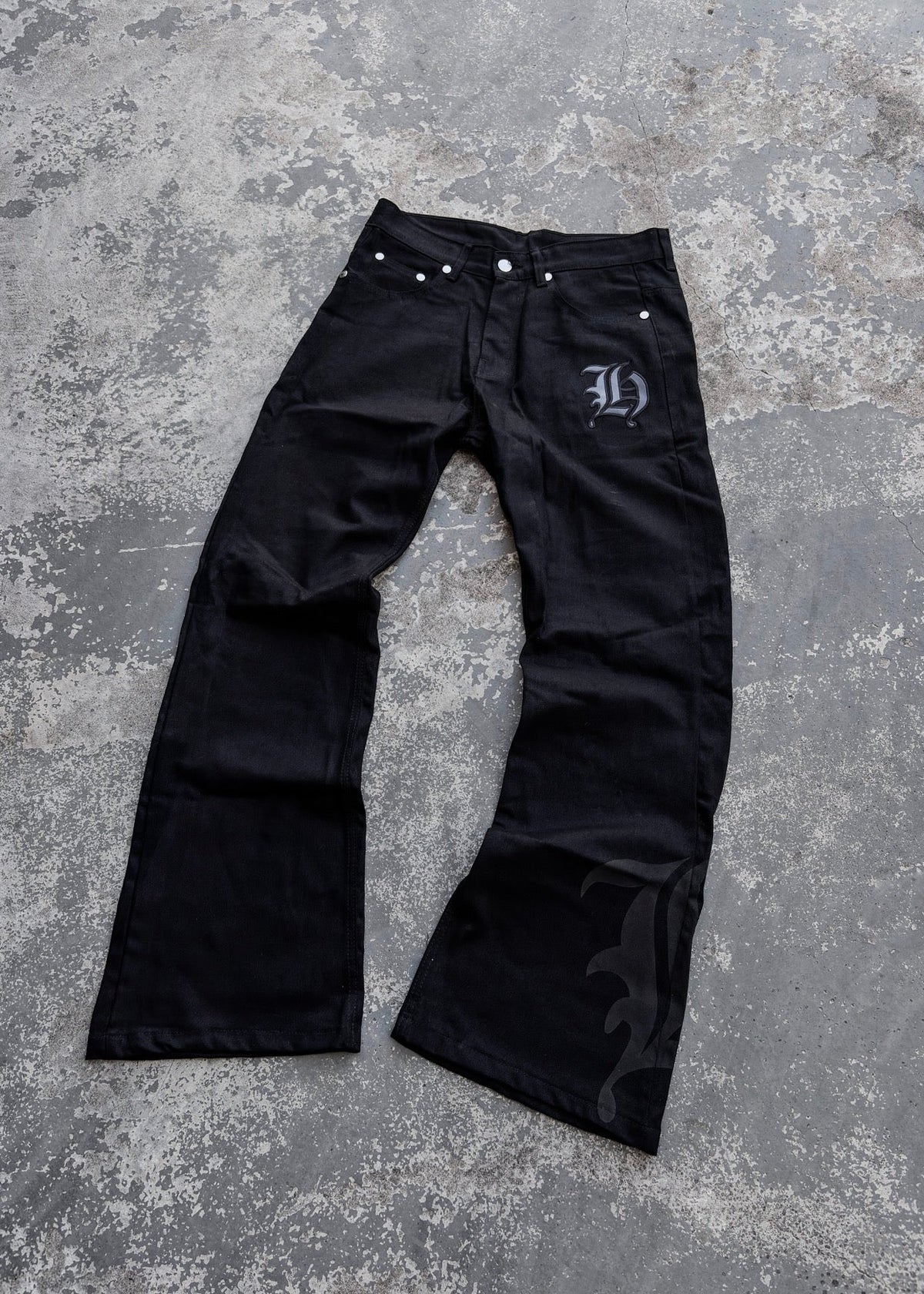 BLACK FLARE DENIM PANTS